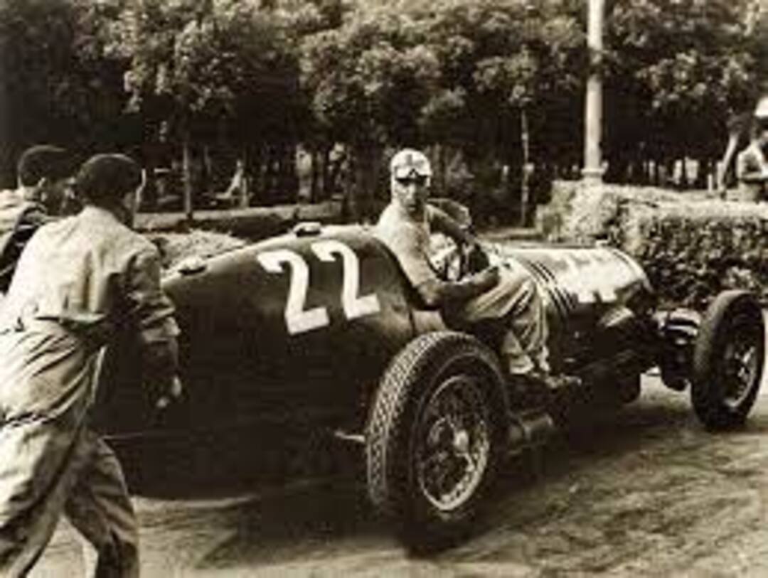 Ferrari 1937- Tazio Nuvolari- Foto archivo