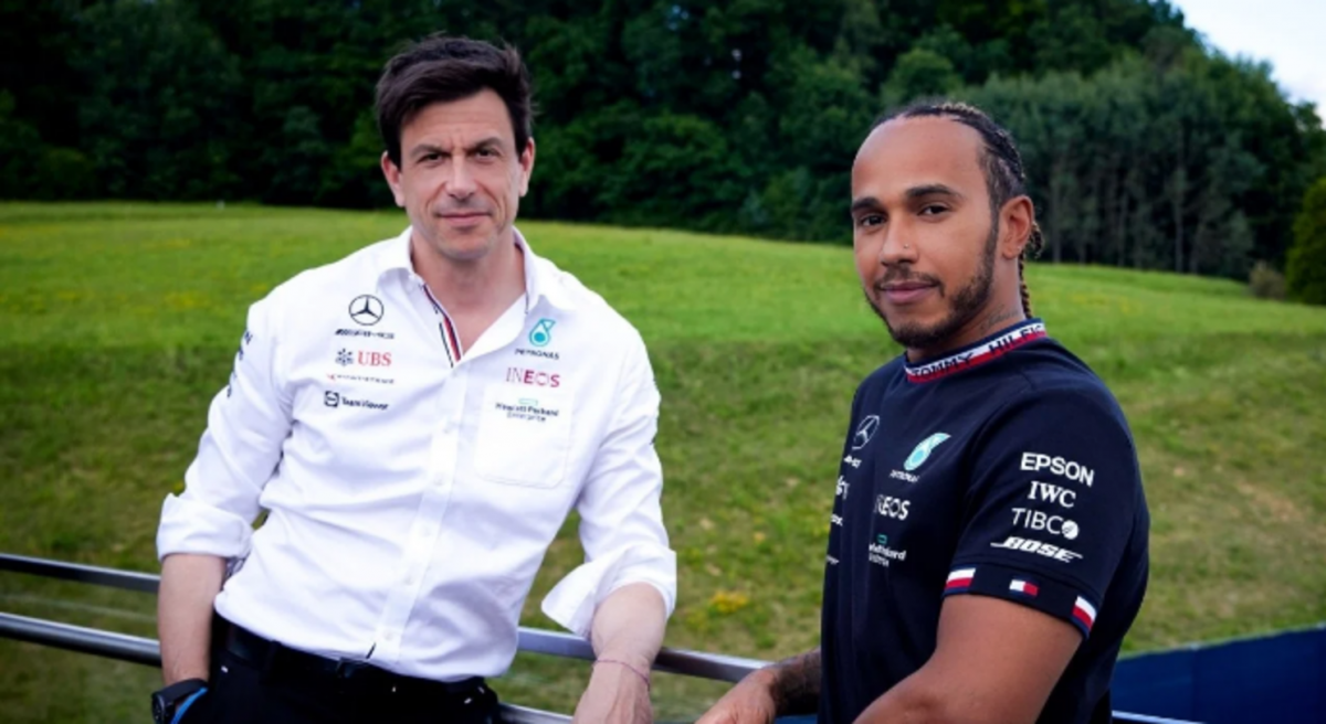 Lewis Hamilton y  Mercedes renuevan contrato por dos años más