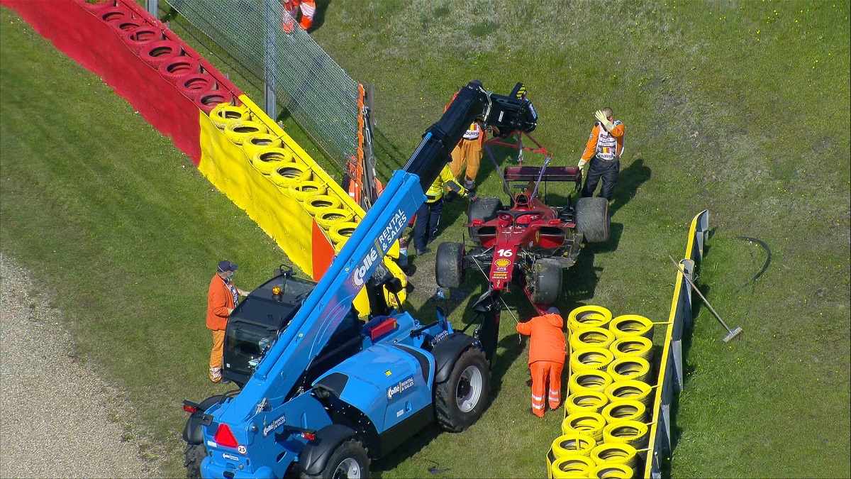 Accidente de Leclerc en FP2