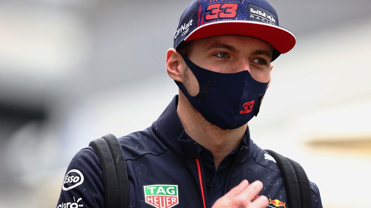 Max Verstappen largará en el fondo de la grilla en Sochi