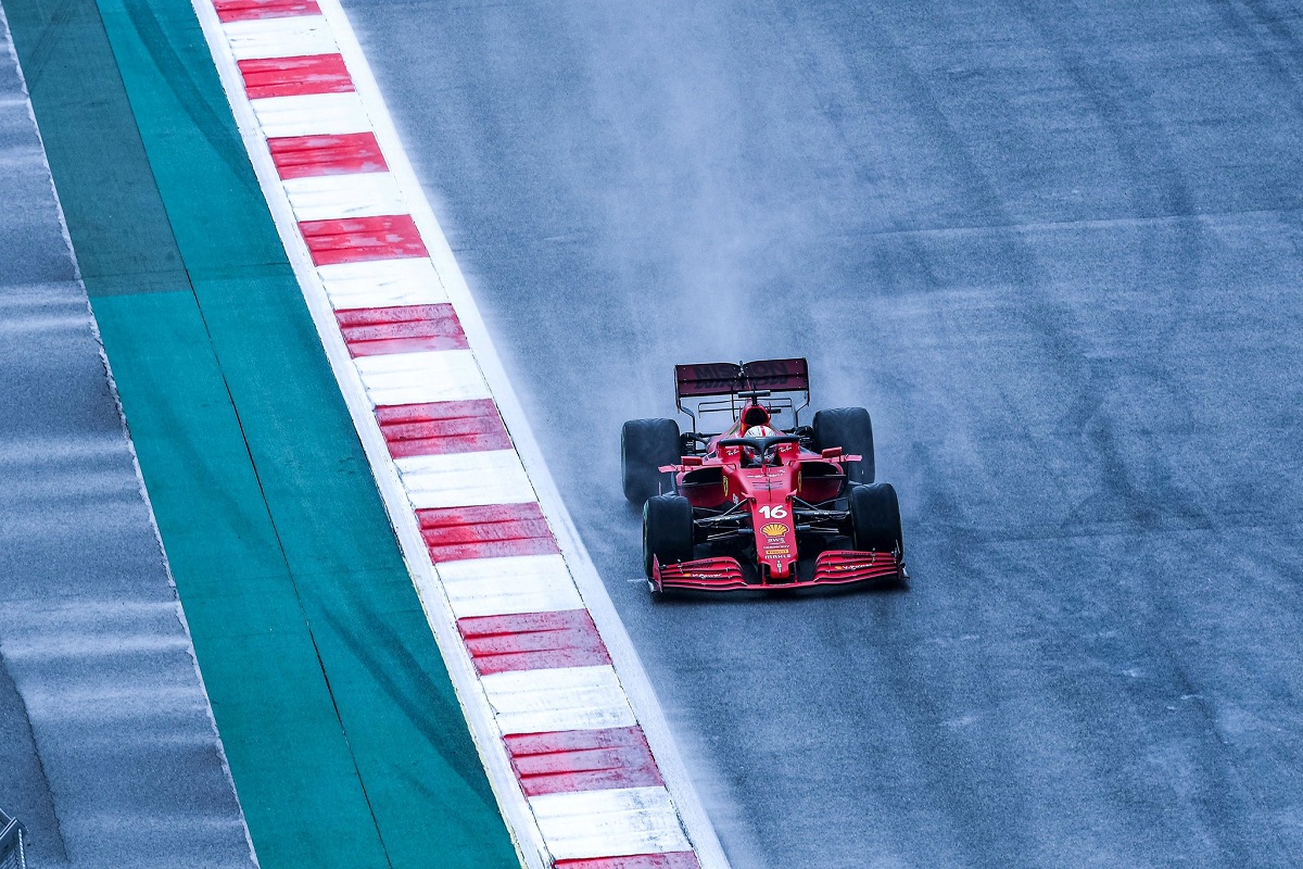 Ferrari puso en riesgo a Leclerc