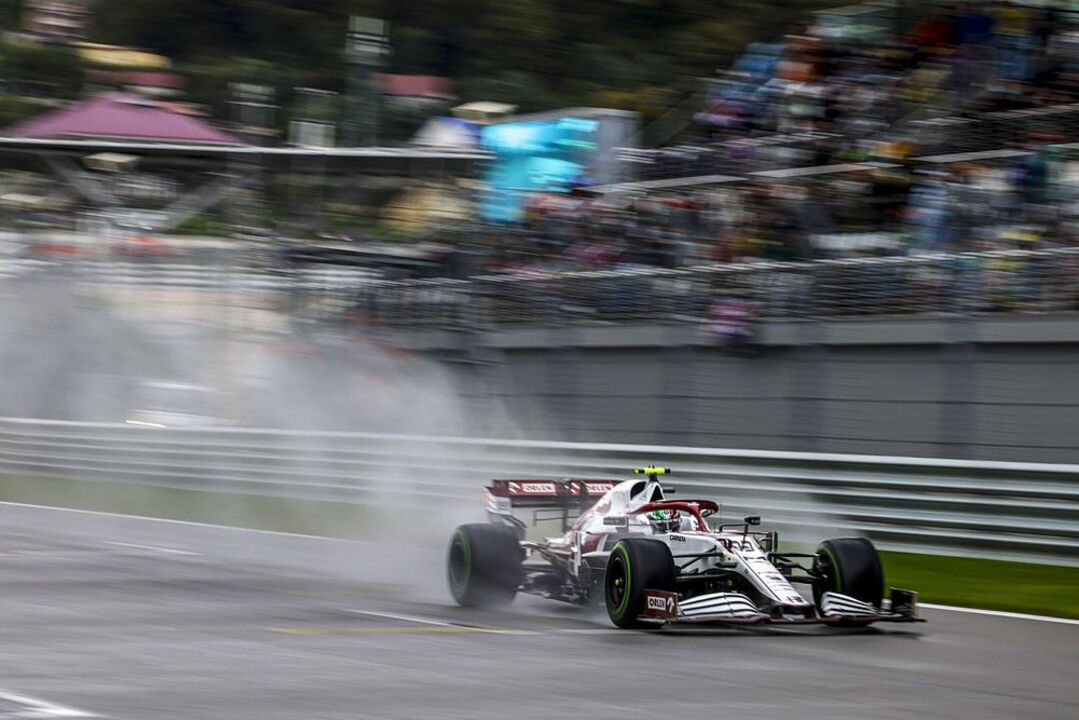 Giovinazzi sin radio en Sochi