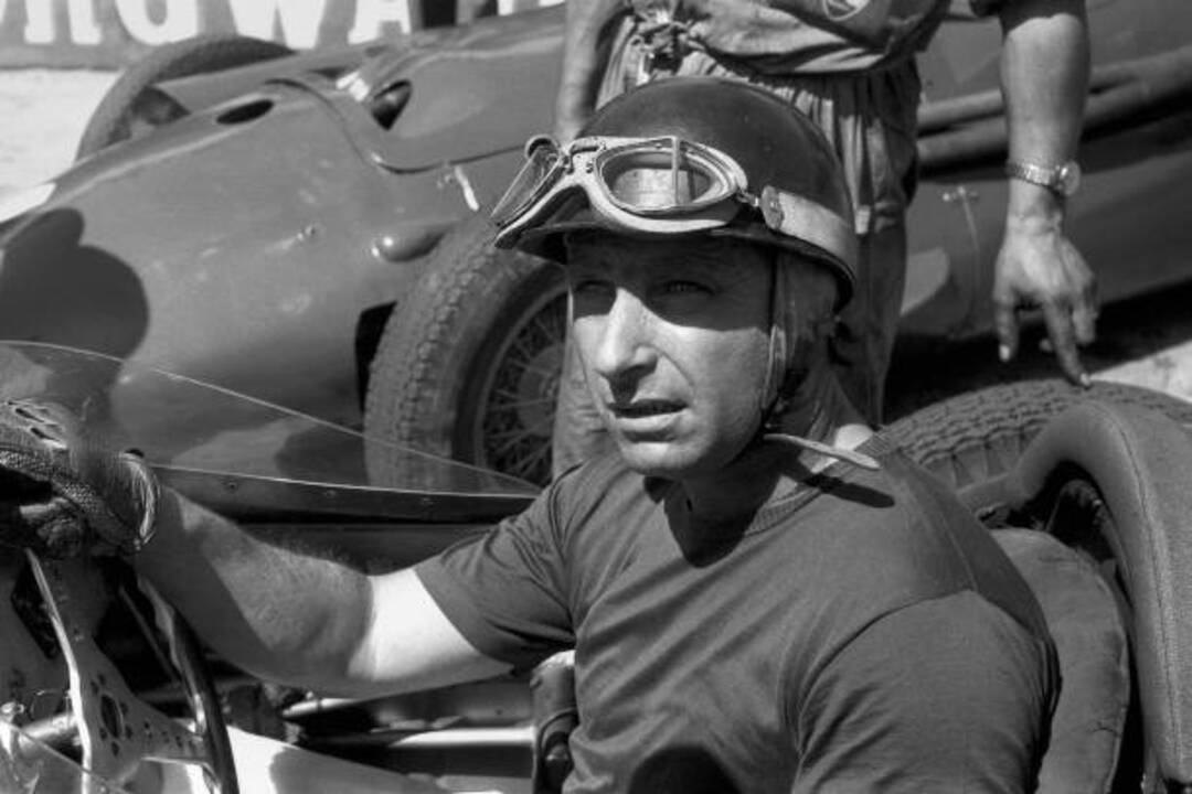 Fangio :Tributo a los 70 años de su primer título en F1