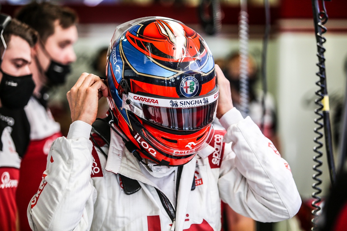 Kimi se calza el casco, Iceman ha regresado.