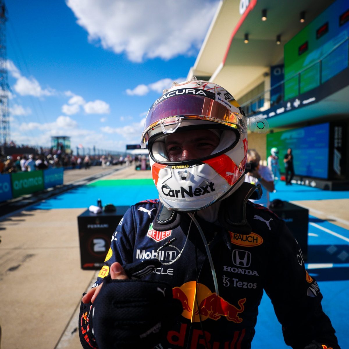 Con un infartante final, Max Verstappen gana en Austin