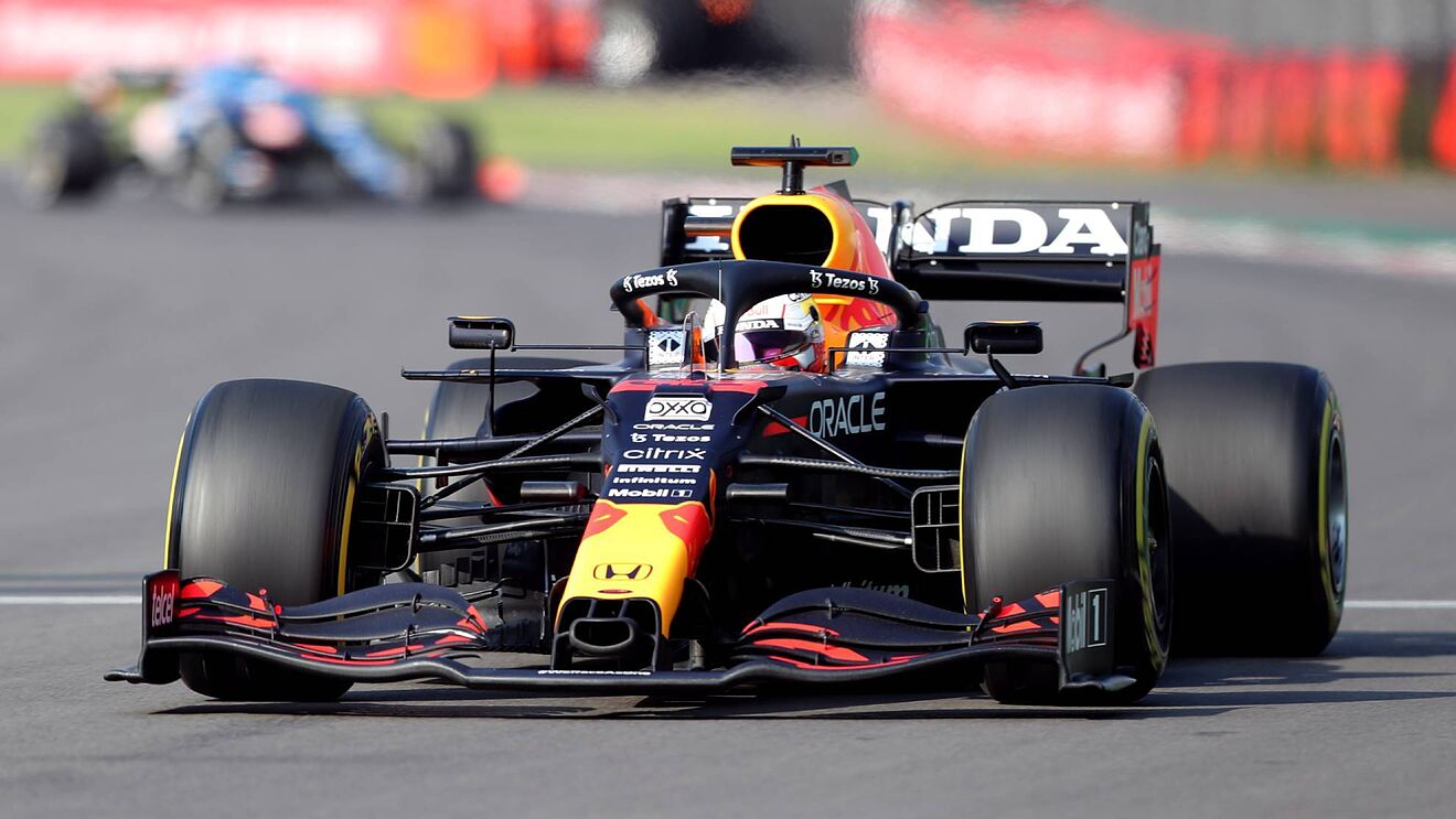 Verstappen lidera la segunda práctica en México