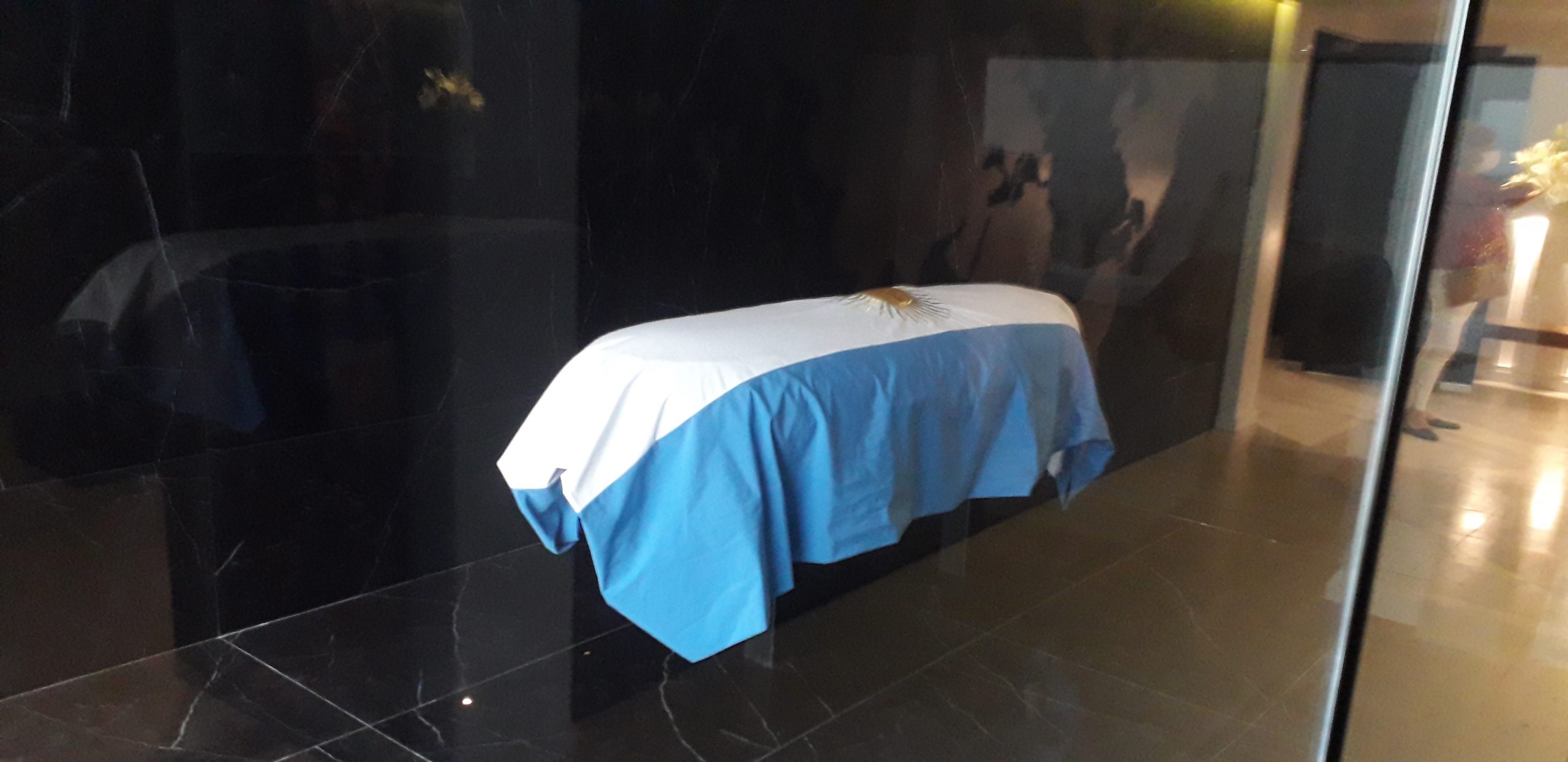 Ya descansan en el Mausoleo los restos de Juan Manuel Fangio/ Foto Mariana Silva ,Fanat1cos