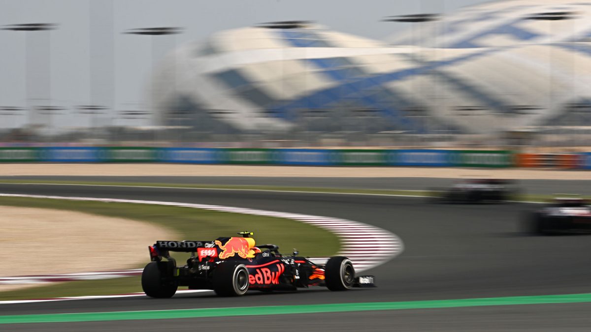Verstappen inicia el fin de semana en Qatar liderando