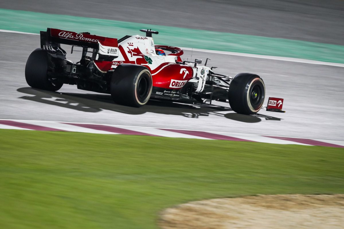 Alfa Romeo cumple su objetivo y bate a Haas y a Williams en Qatar