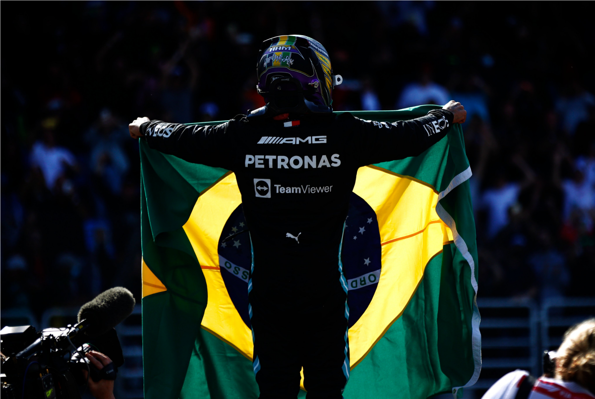 Hamilton vence en Interlagos luego de un duelo con Verstappen
