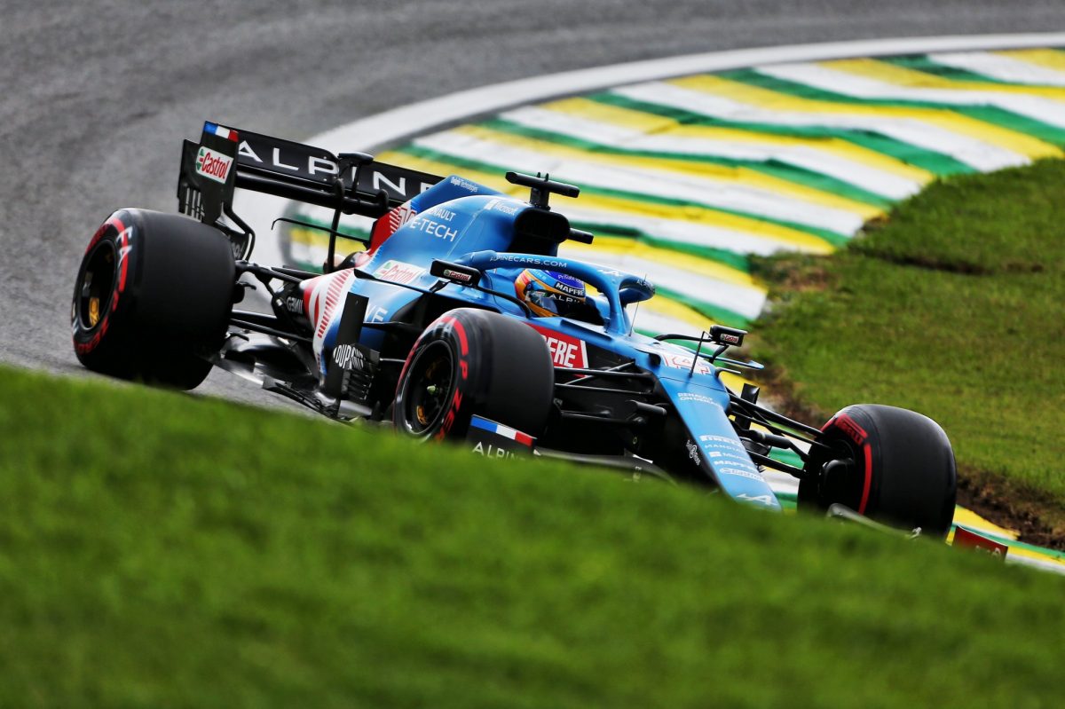Alonso lidera el segundo y último entrenamiento en Interlagos