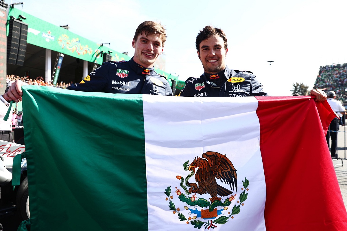 Max Verstappen y Sergio Pérez. 