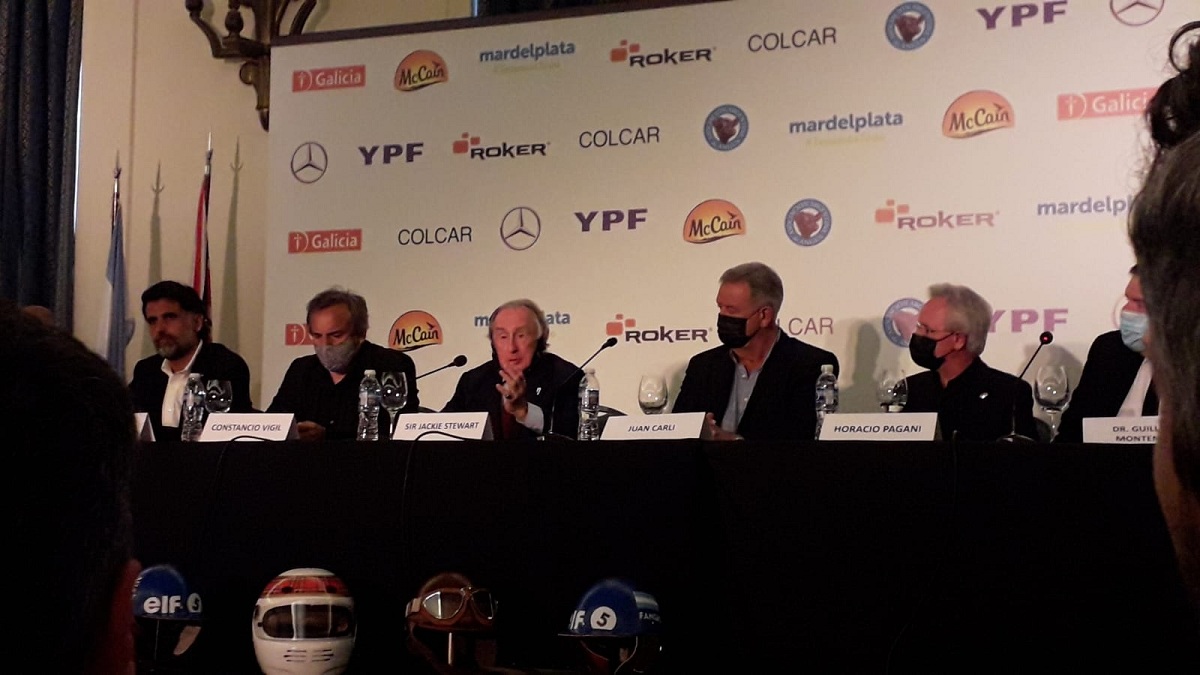 Stewart: “Fangio fue el mejor piloto que vi correr en mi vida”