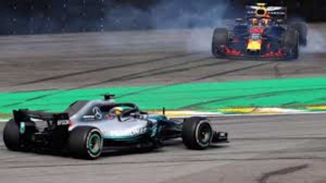 Mercedes pide derecho a revisión del incidente entre Hamilton y Verstappen en Brasil