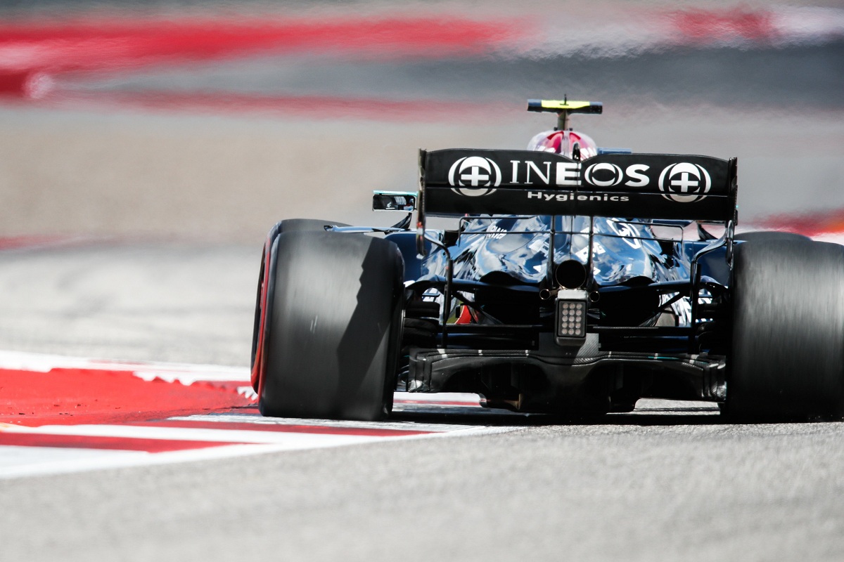 Las suspensiones del W12 en Austin.