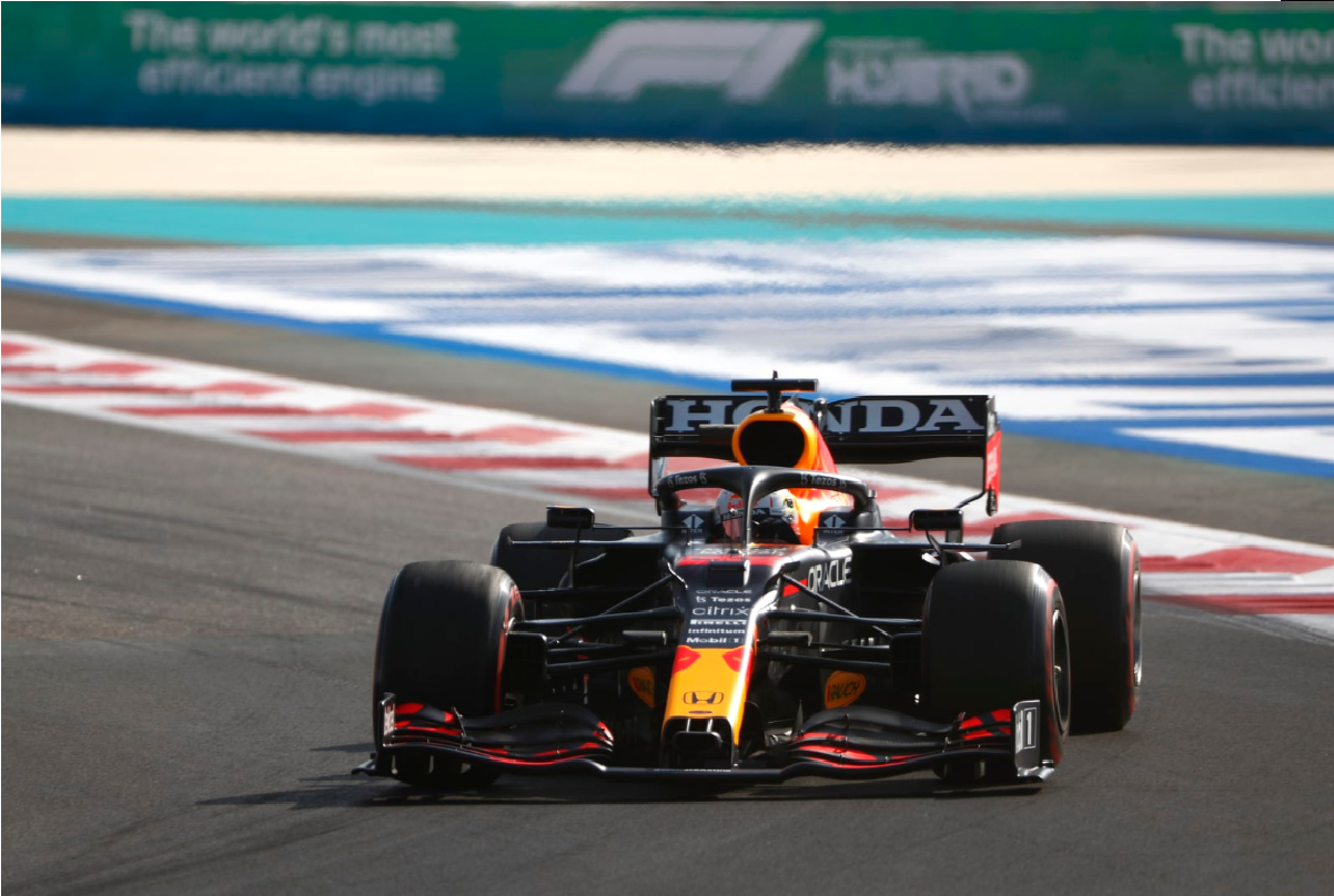 Verstappen marca el tiempo más rápido en el primer entrenamiento de Yas Marina