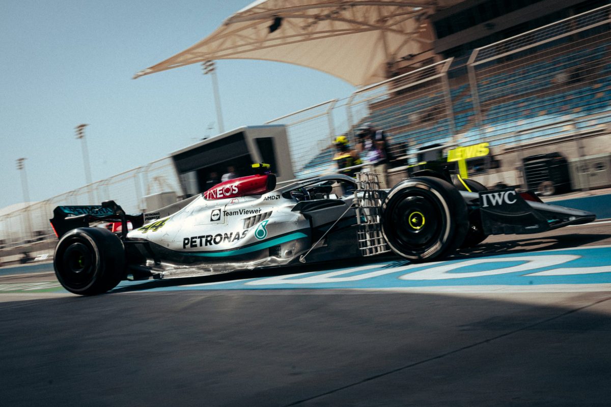 Mercedes lleva a Bahrein un coche totalmente cambiado