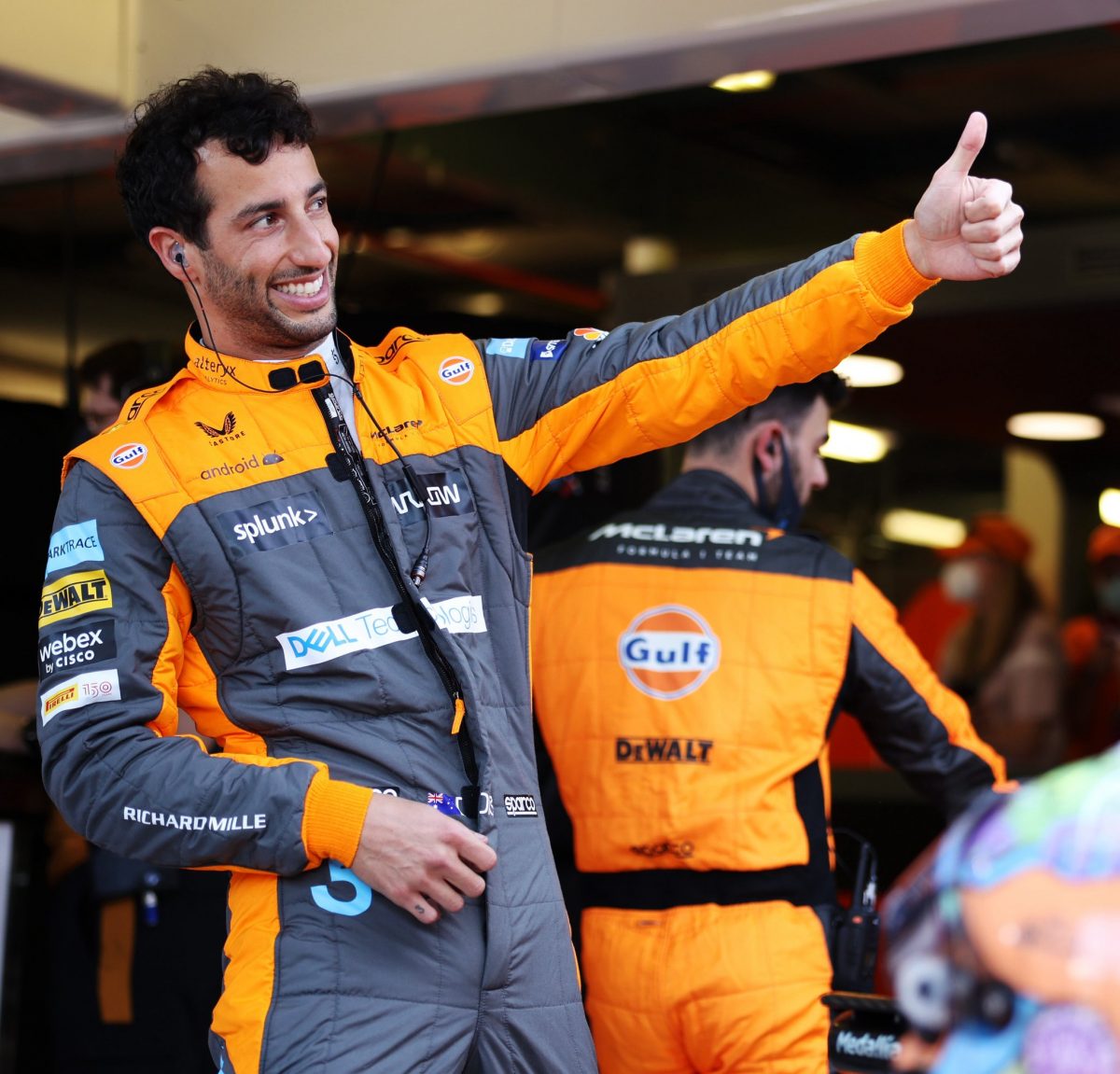 Ricciardo resta importancia a las críticas y bromea sobre 8 victorias en F1: “No corrí en Mercedes”