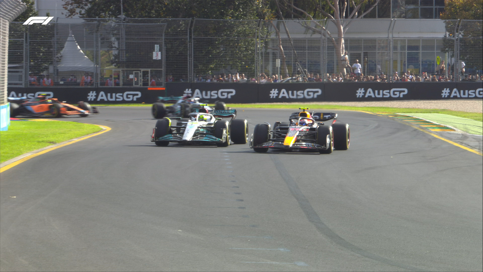 Perez lucha con Hamilton Australia 2022//F1TV