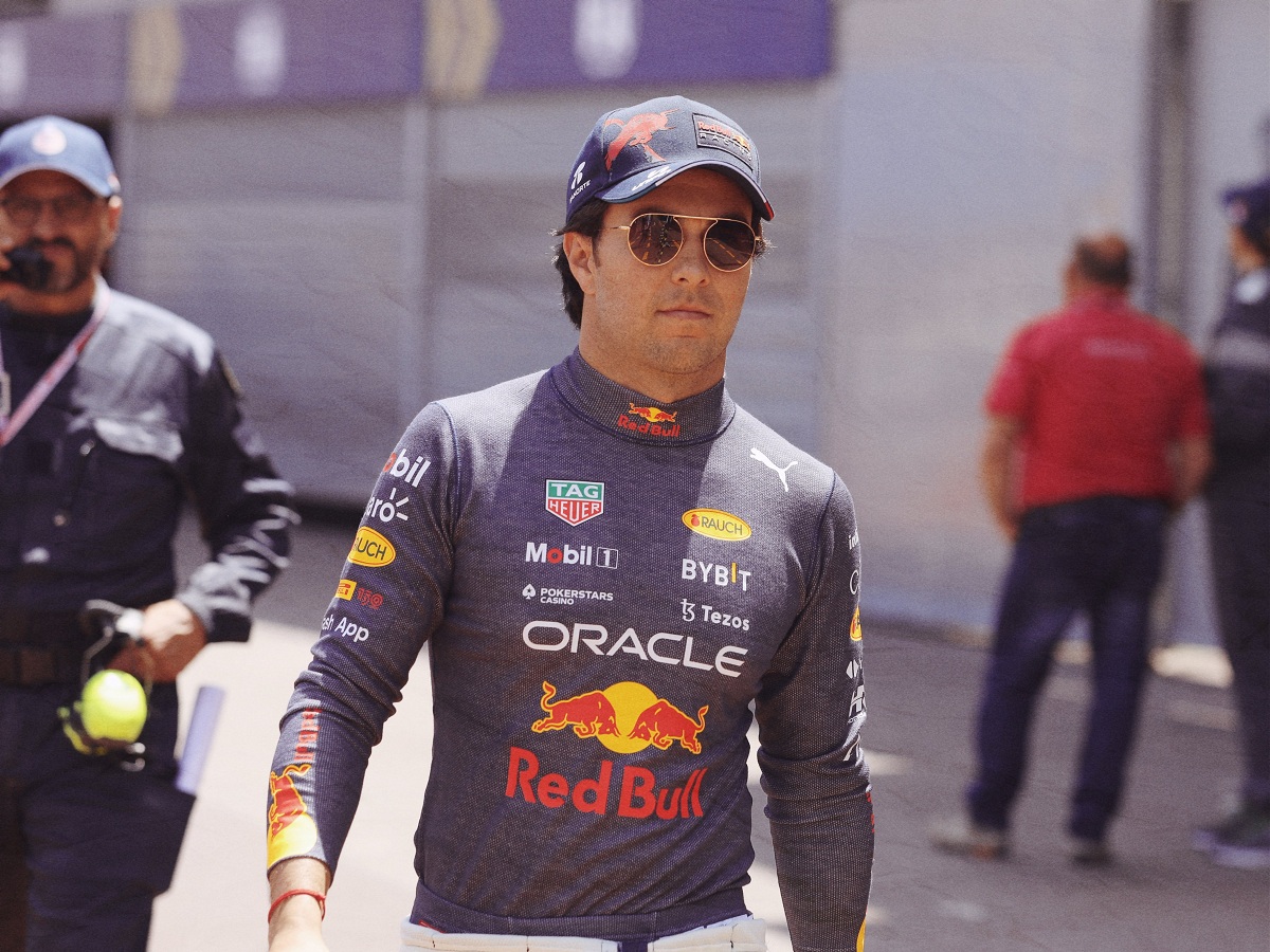 Sergio Pérez en el paddock. (ACM_Follete)