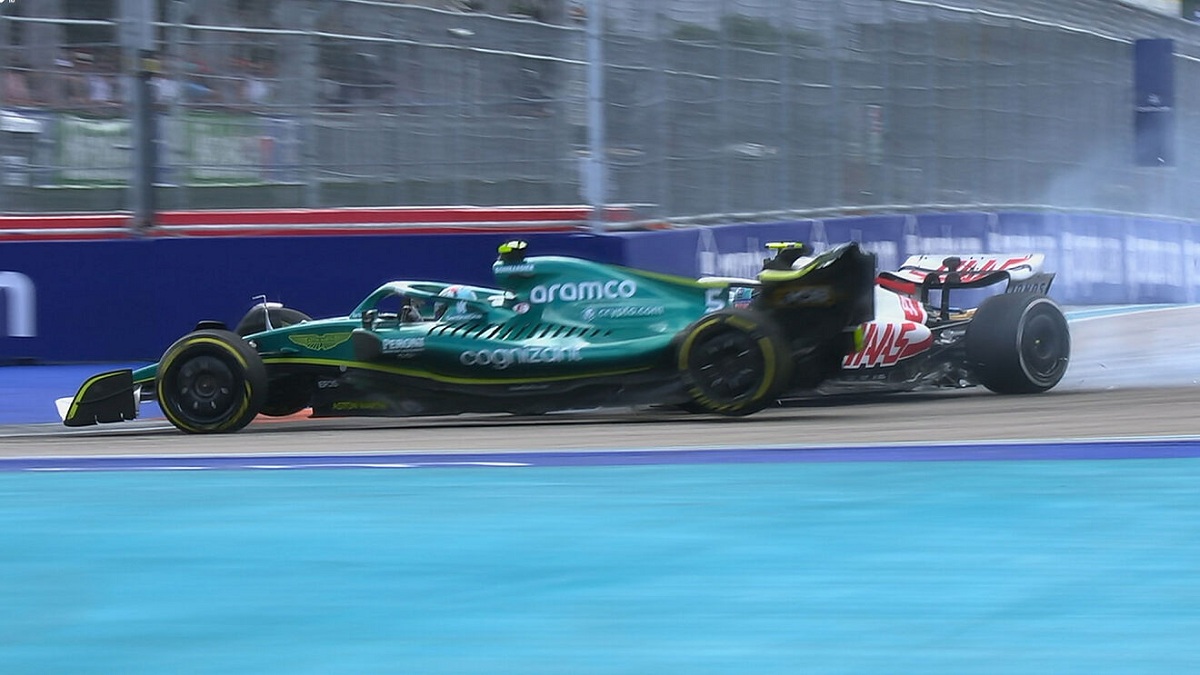 Schumacher se lleva por delante a Vettel. (Imagen TV) 
