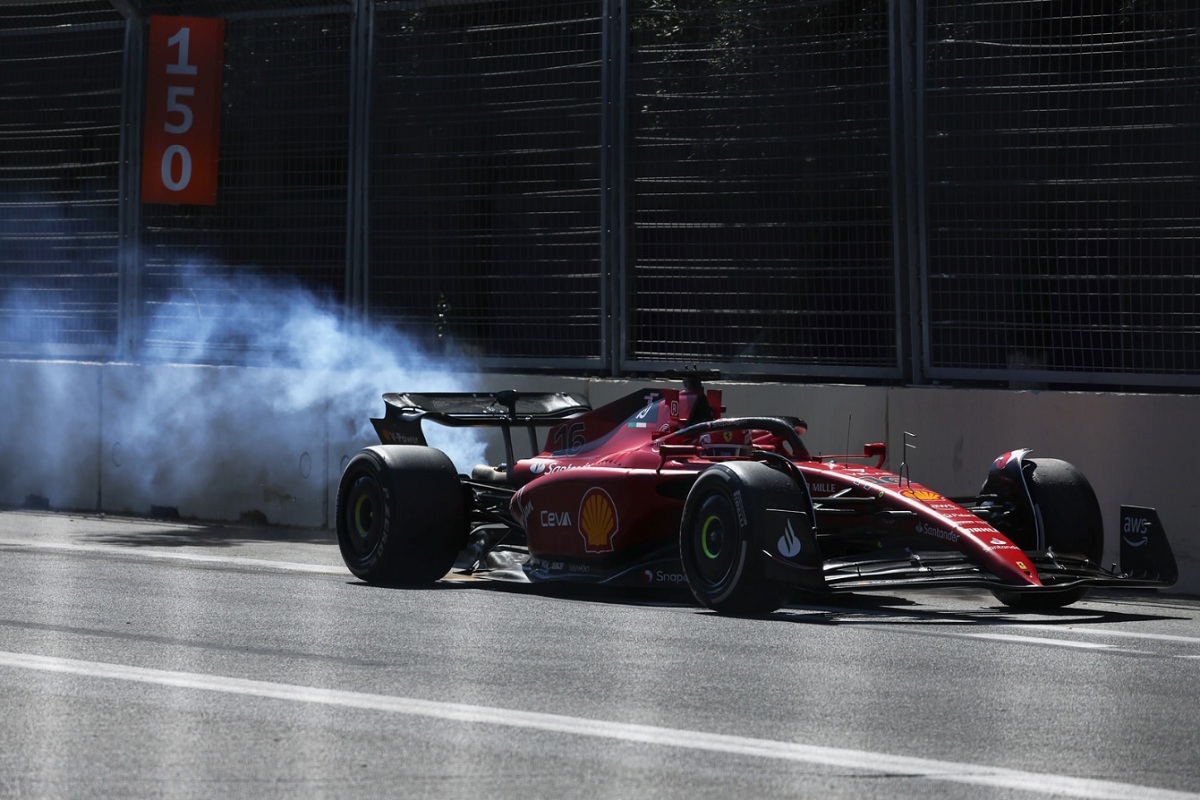 El motor de Leclerc dice basta. (Glenn Dunbar)