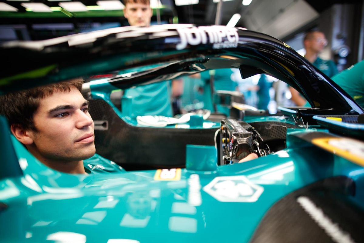 Stroll en el AMR22 durante los entrenamientos de España. (Zak Mauger)