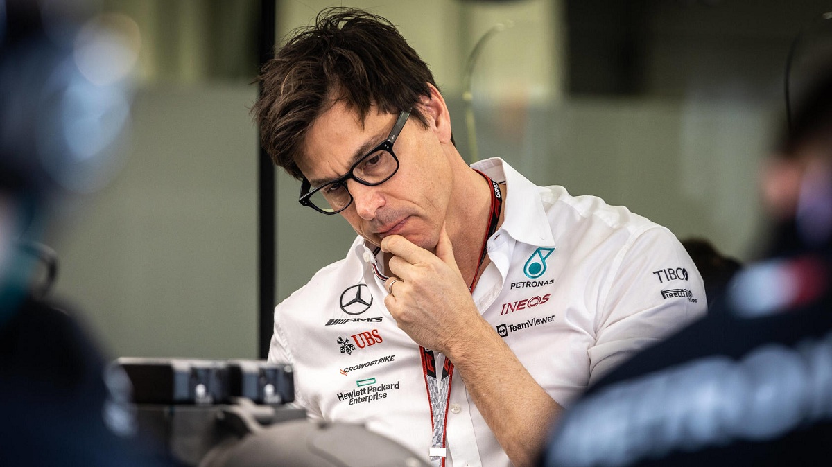 Wolff mantiene cautela sobre el potencial del W14