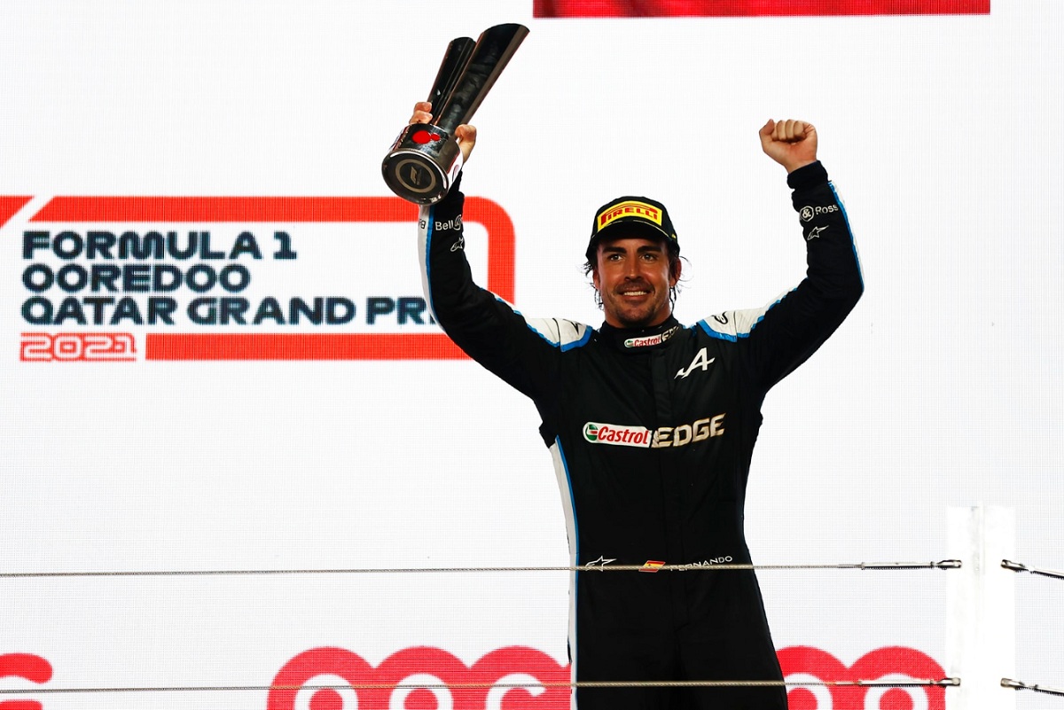 2021. Su regreso al podio después de 14 años, tercer lugar en Qatar con el Alpine. (Andy Hone)