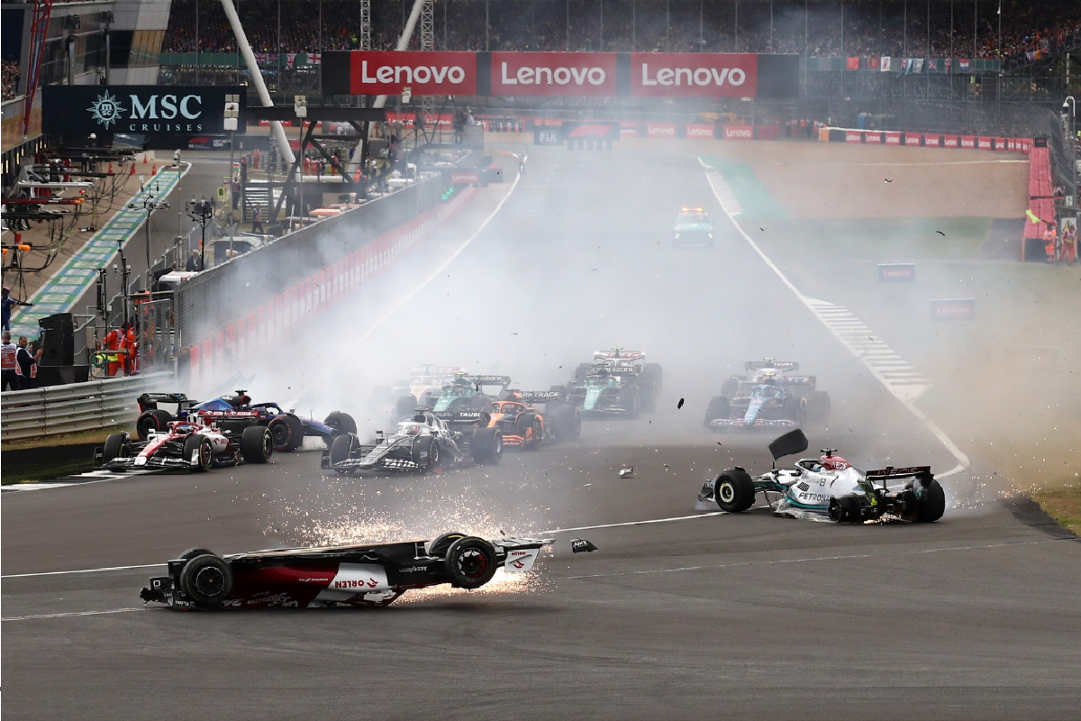 Accidente múltiple en la curva 1 del GP de Gran Bretaña