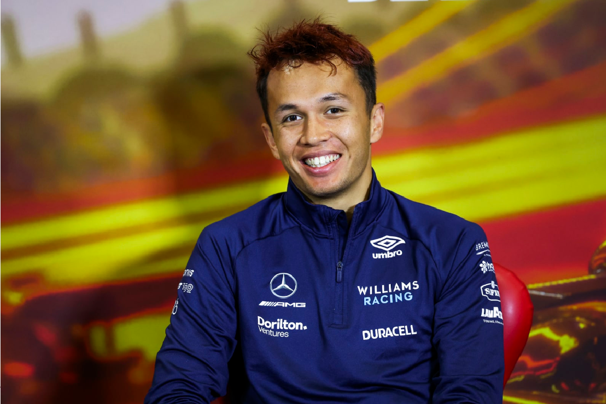 Alex Albon continuará con Williams en 2023