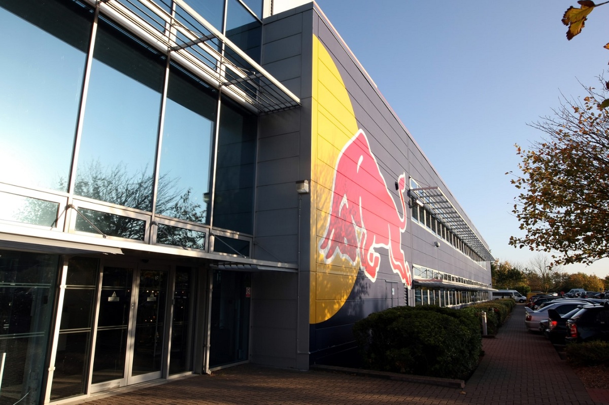 Red Bull sin cambios: Pérez continúa y Ricciardo se queda en Faenza