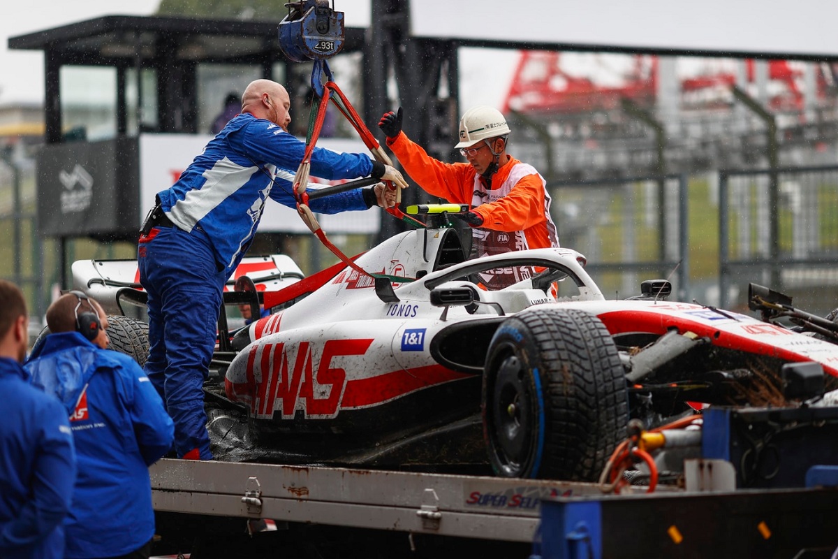 Steiner enojado con Schumacher por el accidente en PL1
