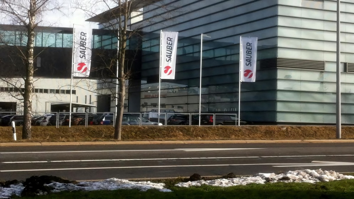 Sauber, en la foto la sede de Hinwil, volverá a lucir su nombre hasta que pase a llamarse Audi en 2026. (Archivo / Getty Images)