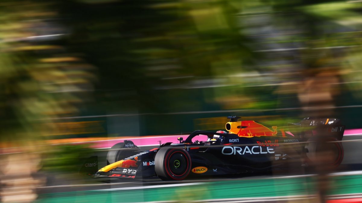 Verstappen lidera la primera sesión de prácticas en Jeddah