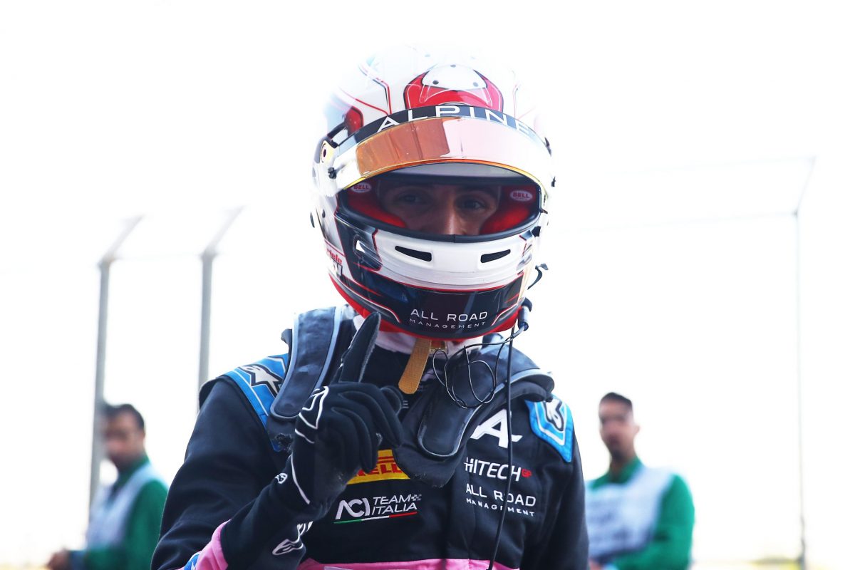 Gabriele Minì se hace con la pole en una apretada clasificación de la F3 en Bahréin