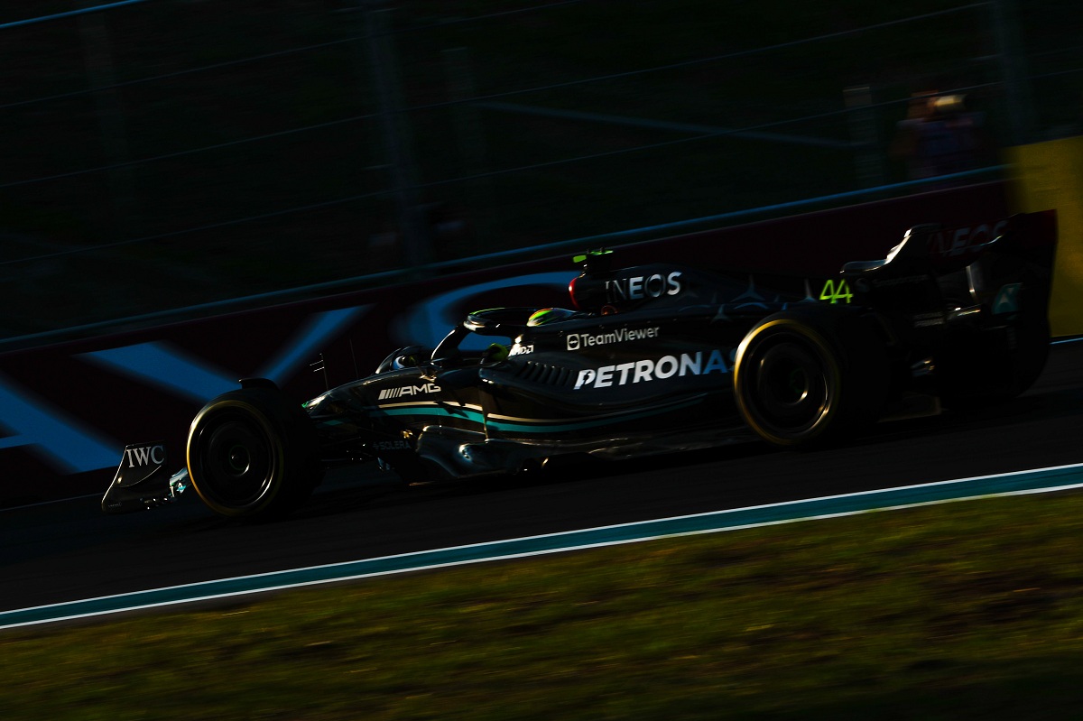 Hamilton a bordo del W14 el último fin de semana en Mimia. (Mercedes-AMG F1 Team)
