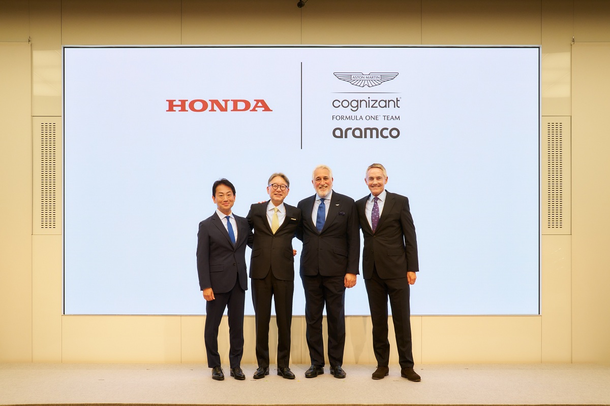 Koji Watanabe, Toshihiro Mibe, Lawrence Stroll y Martin Whitmarsh después del anuncio en Tokio. (Honda Newsroom)