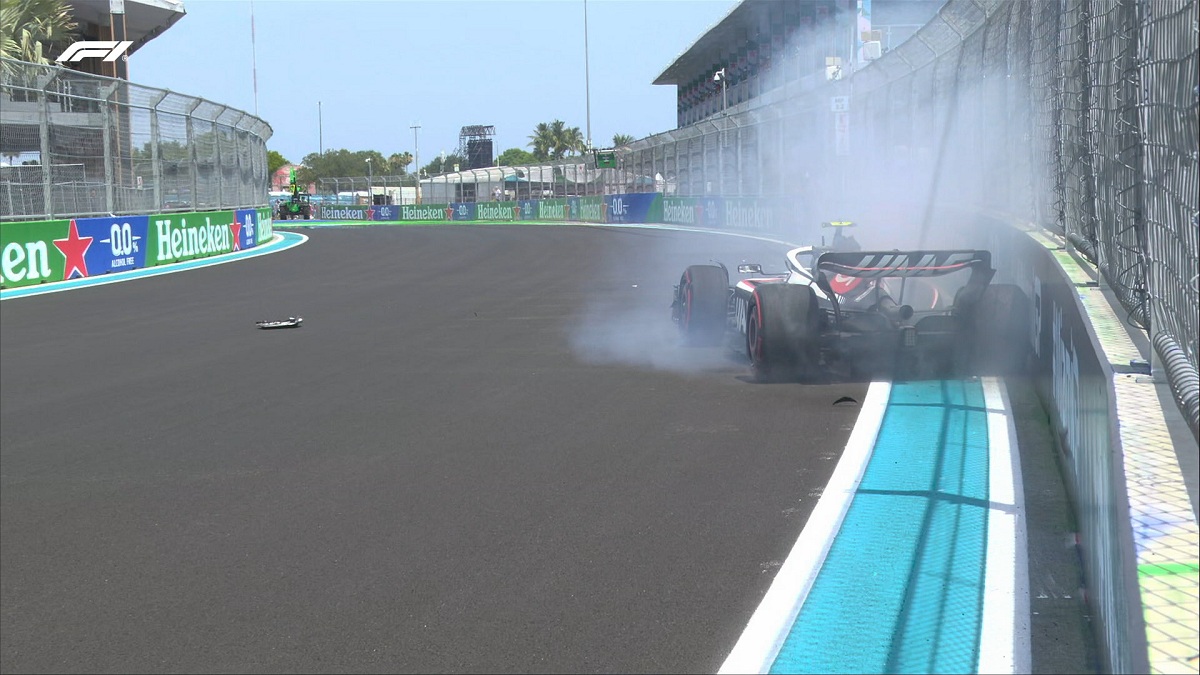 Hülkenberg perdió el auto ela salida de la curva 3 y golpeó contra el muro. (Imagen TV / F1TV)