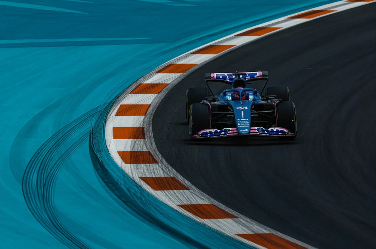 Ocon, junto a Gasly, sorprendieron en el último entrenamiento libre. (Zack Mauger)