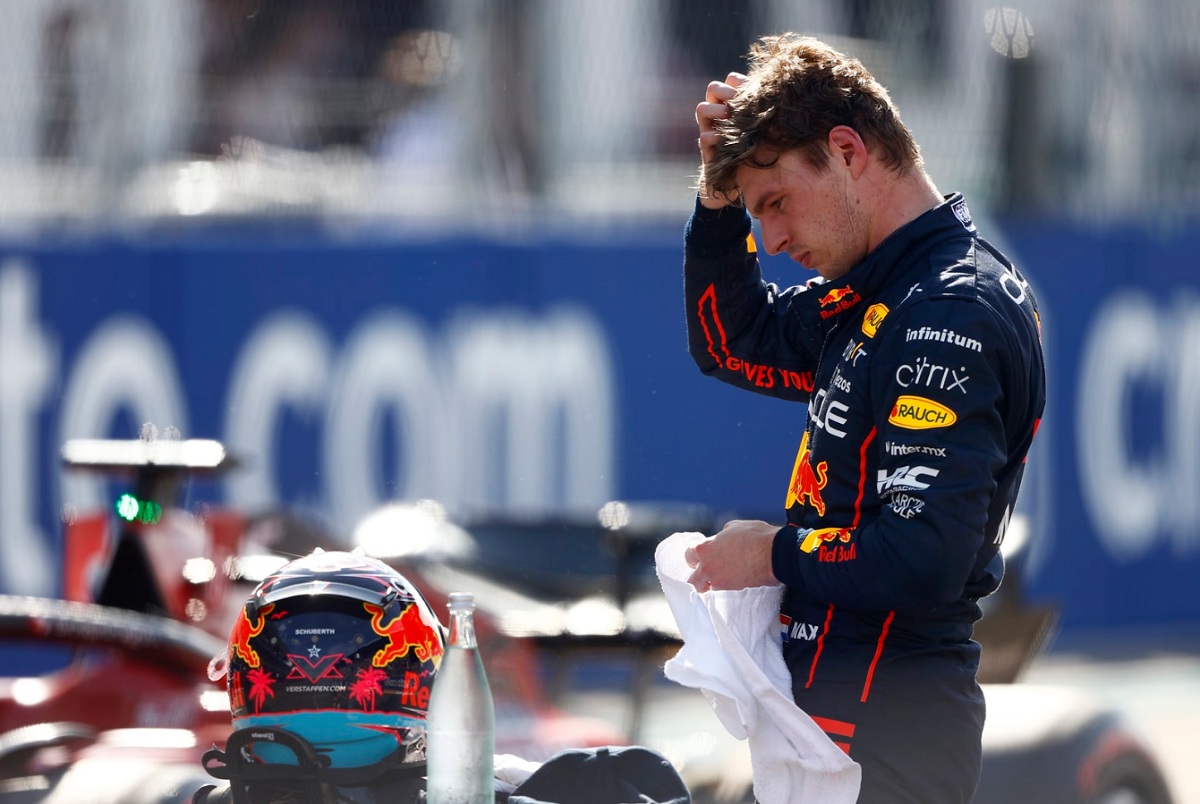 Verstappen, resignado, en el parque cerrado. (Andy Horne)