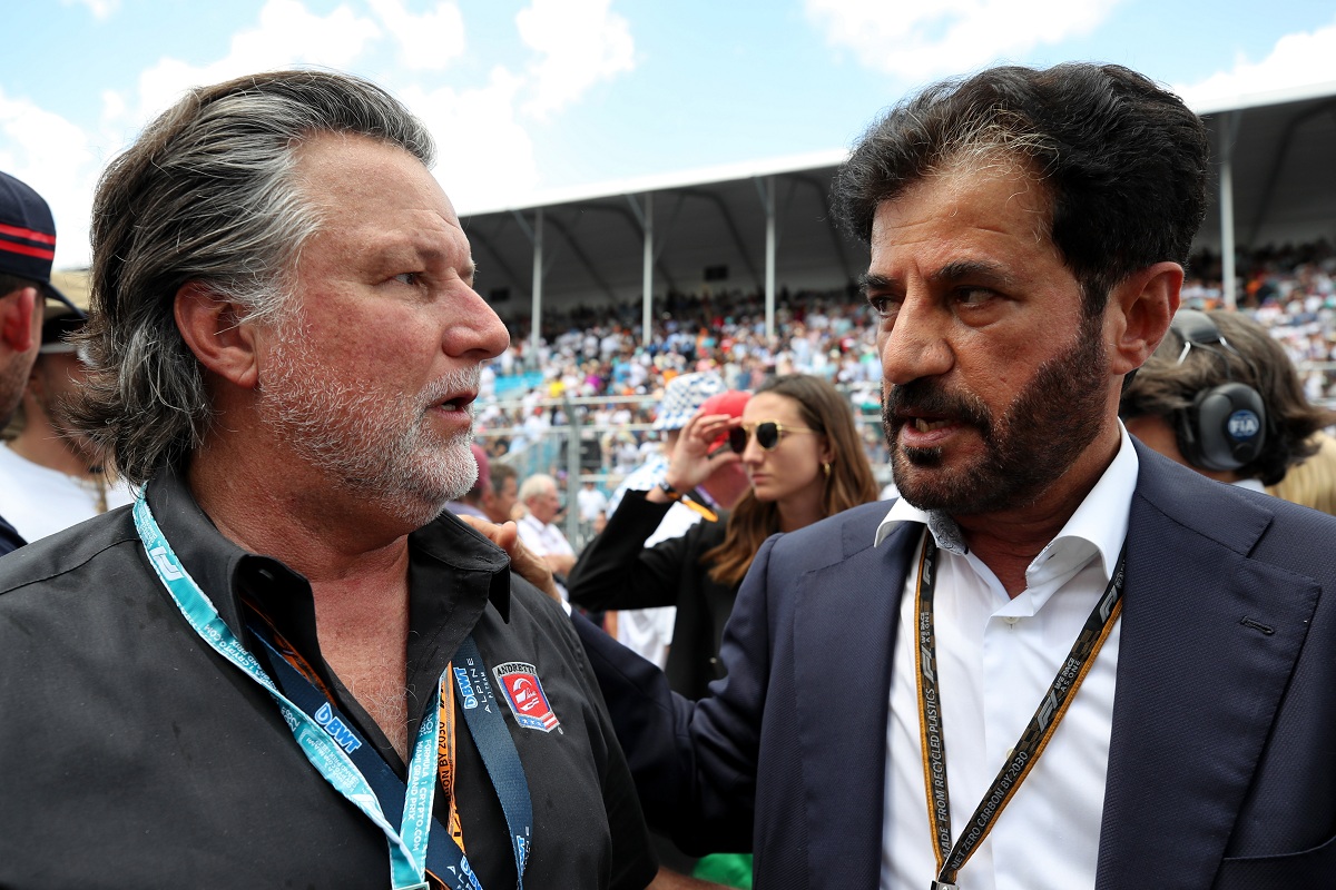 Andretti con el presidente de la FIA Mohammed Ben Sulayem. (Archivo / Charles Coates - XPB Images, 2022)