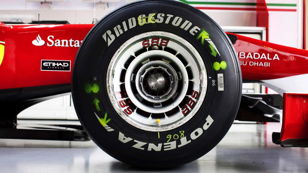 Pirelli y Bridgestone volverían a enfrentarse por ser proveedor