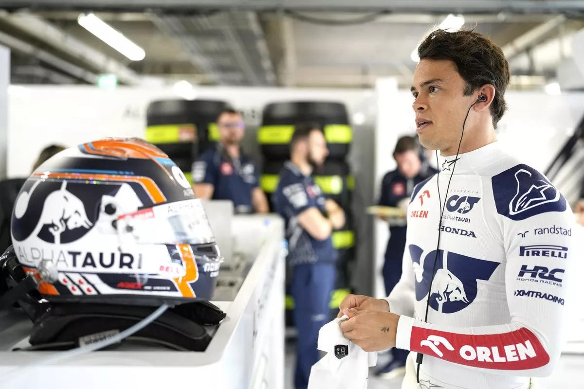 Para Horner, la situación de De Vries en faenza era muy "dificil". (Archivo / Autosport, 2023)