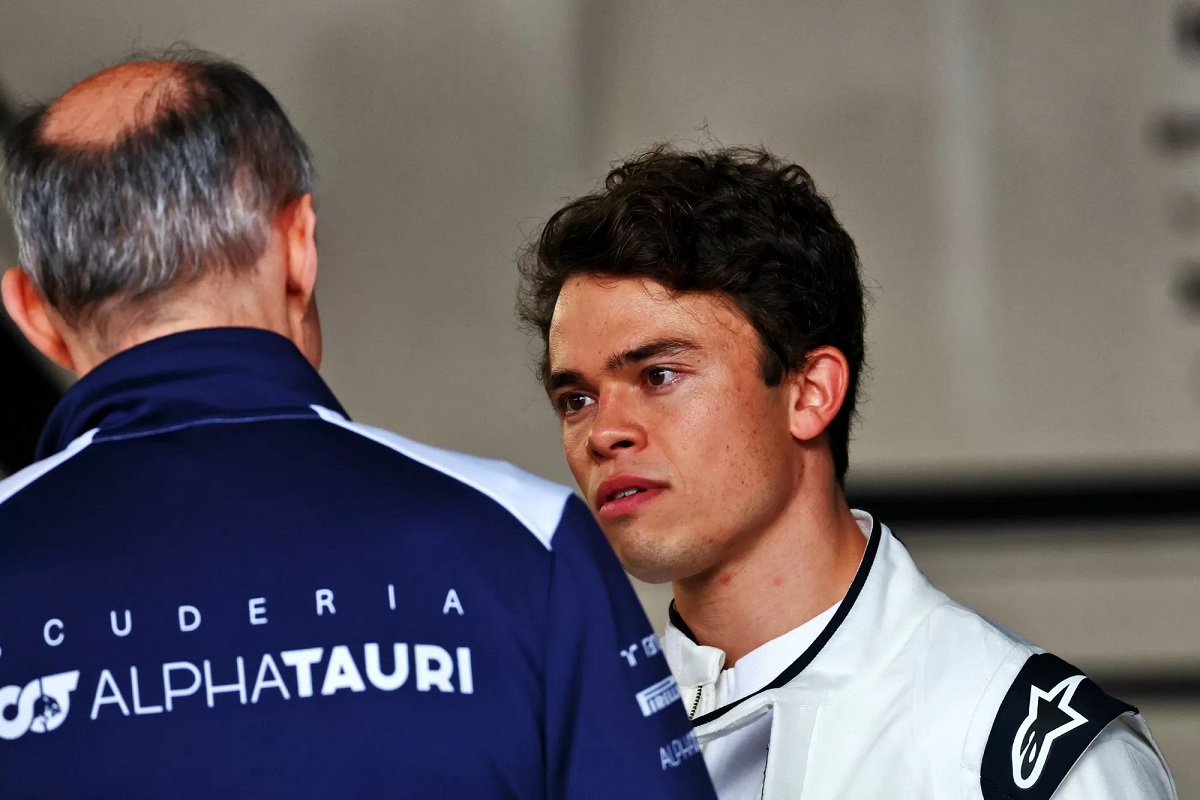 AlphaTauri despide a De Vries y sube a Ricciardo