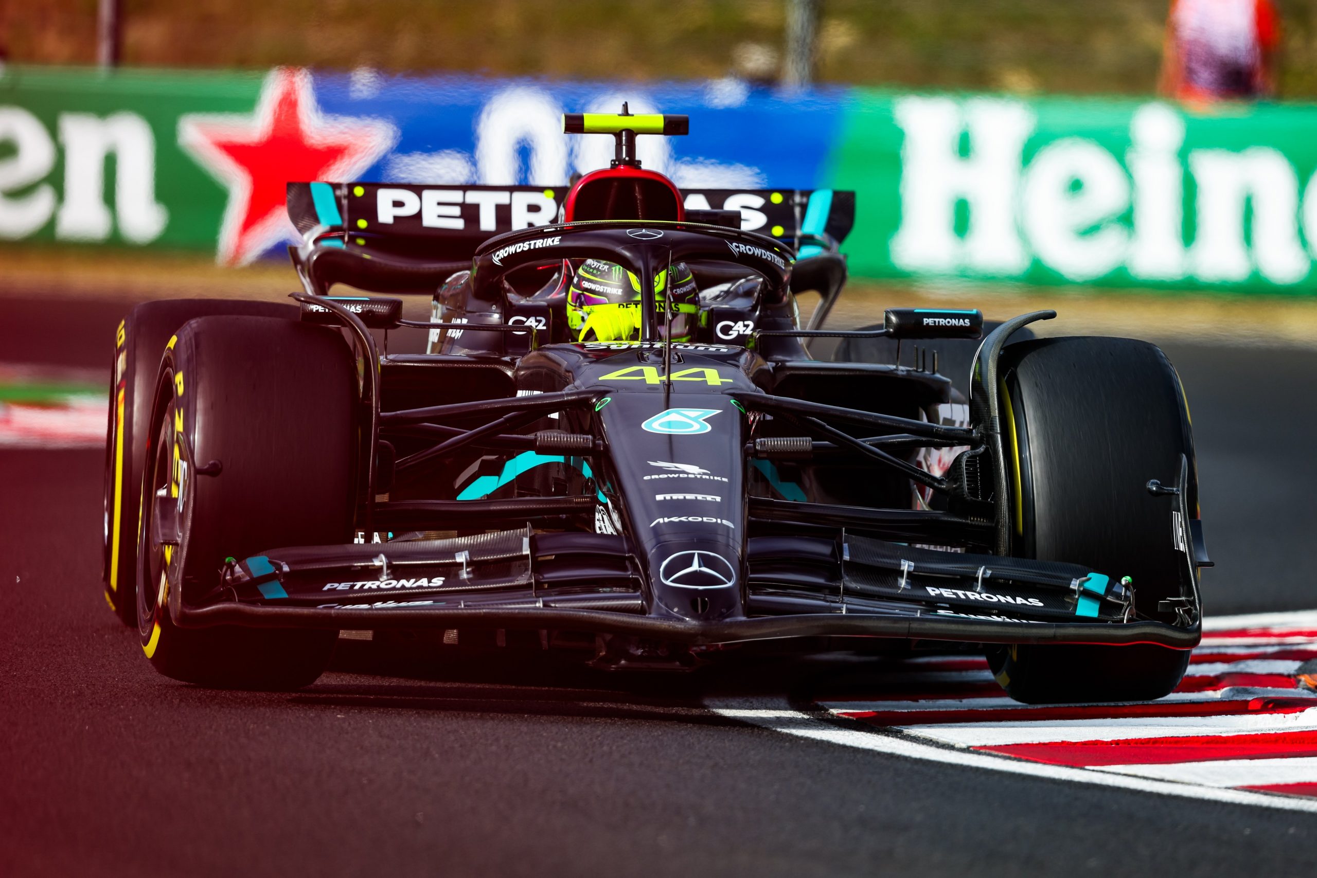 Hamilton pole en Hungría:”se siente como la primera vez”
