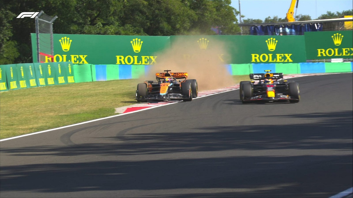 Pérez mantuvo un fuerte duelo con Piastri por la tercera posición. (Imagen TV / F1 TV)