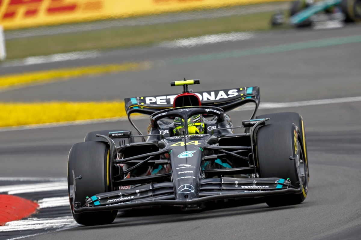 Hamilton se escapa de Alonso. (Mercedes AMG F1 Team)