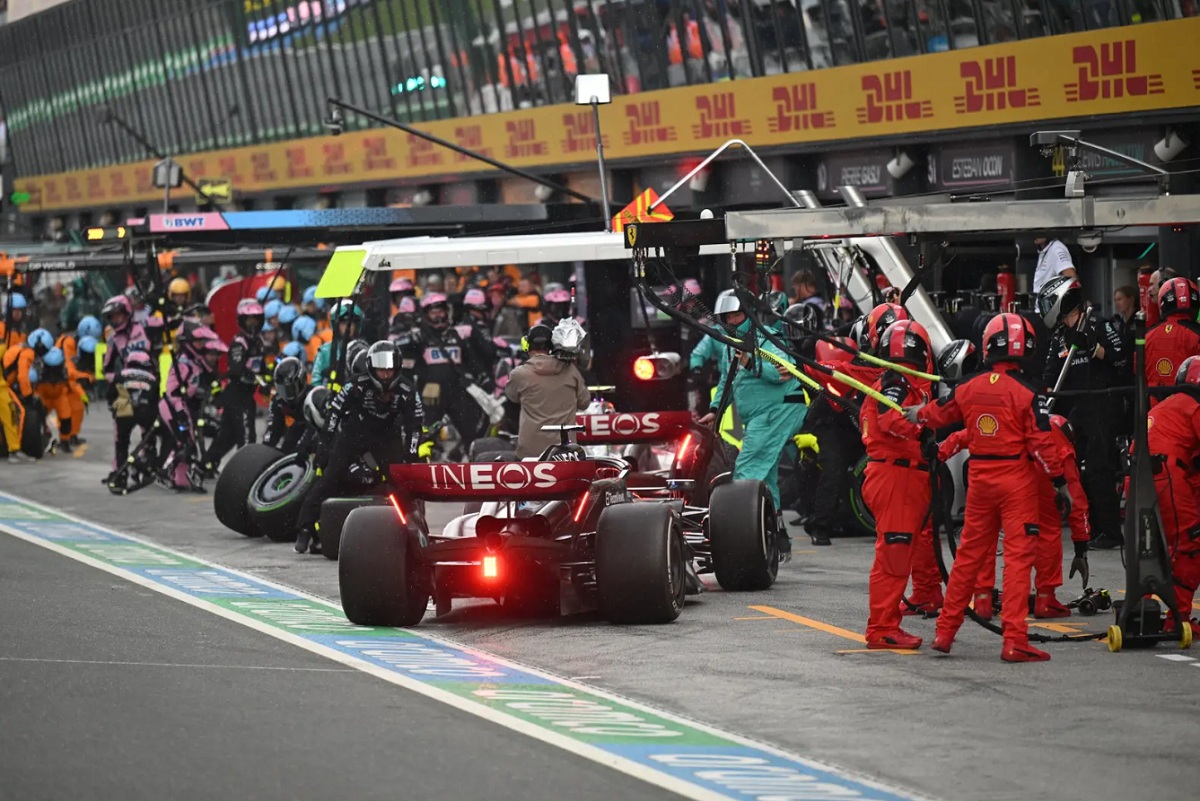Mercedes tuvopserias complicaciones con las estrategias, principalmente con Hamilton. (Simon Galloway)