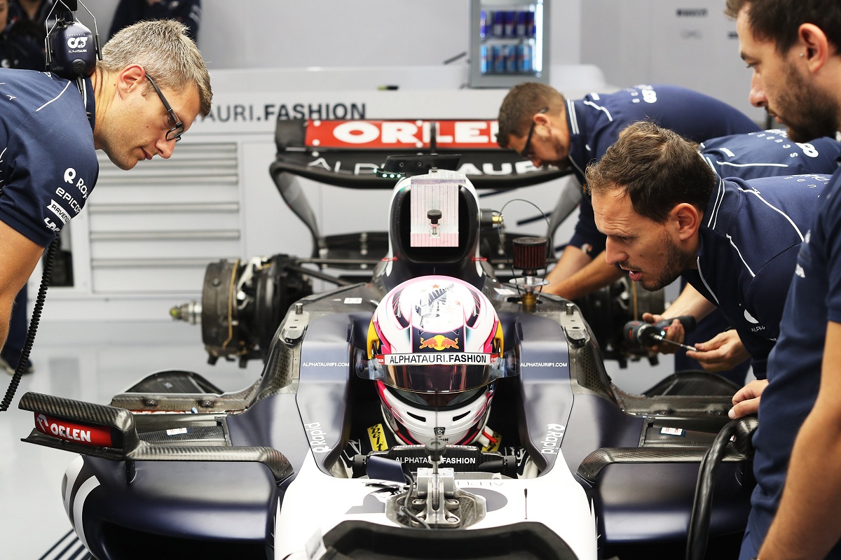 Trabajo a contrareloj para adaptar el coche a Lawson. (Scuderia AlphaTauri)